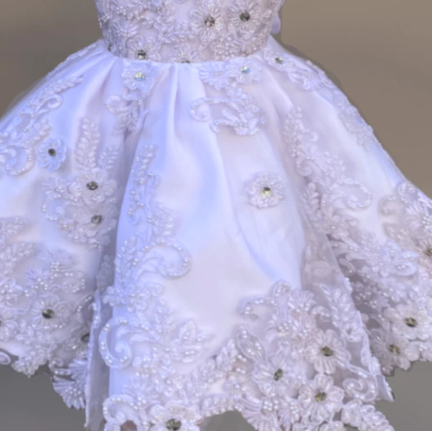 Anisa lace gown for girls