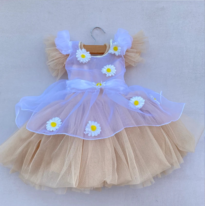Kira daisy apron dress